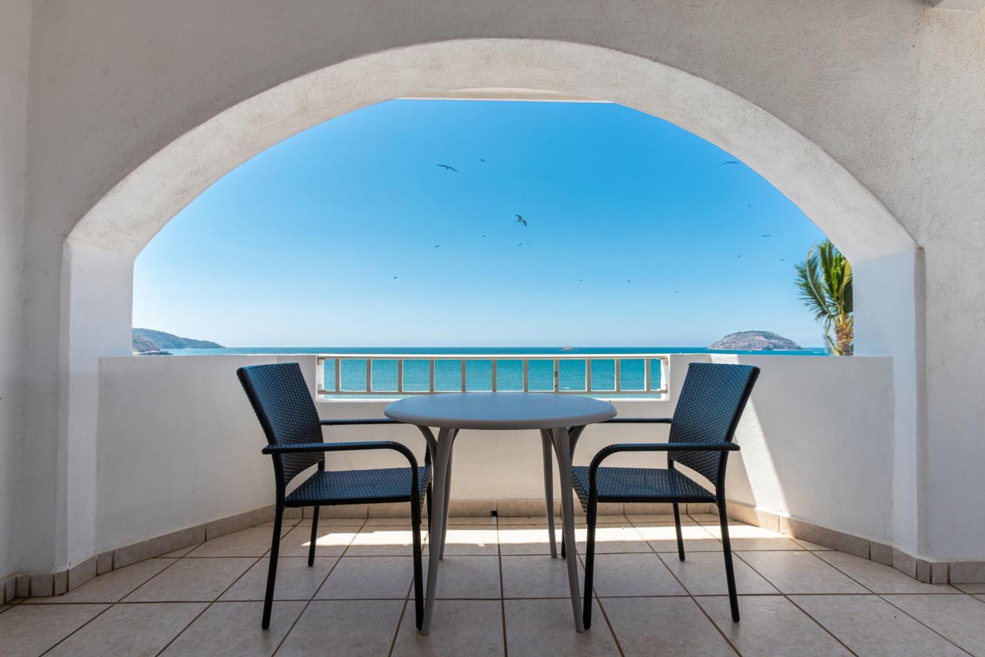 Torreblanca Beach Hotel And Suites Guayabitos - Desayuno Y Comida Incluido 瓜亚比托斯 外观 照片