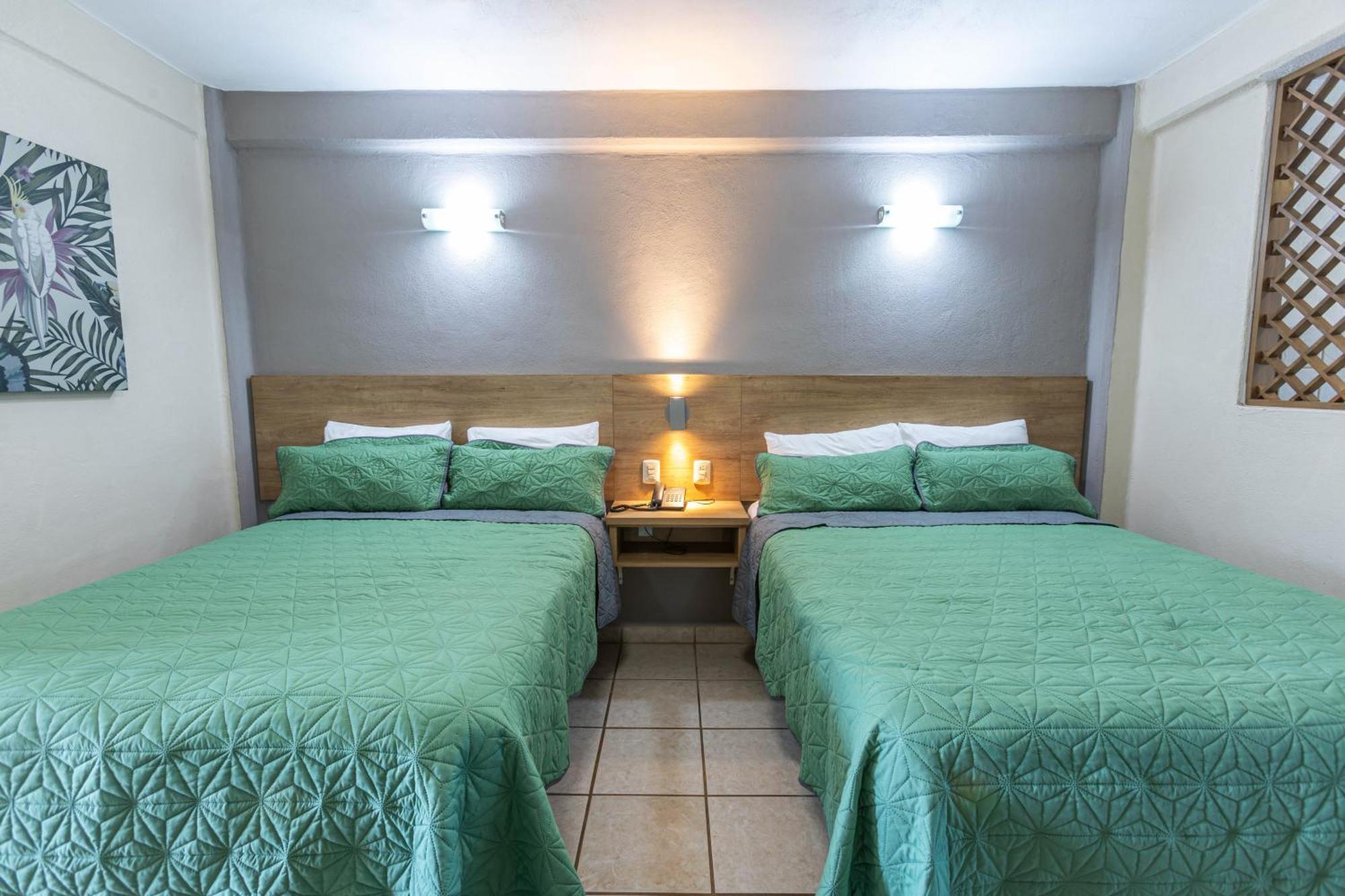 Torreblanca Beach Hotel And Suites Guayabitos - Desayuno Y Comida Incluido 瓜亚比托斯 外观 照片