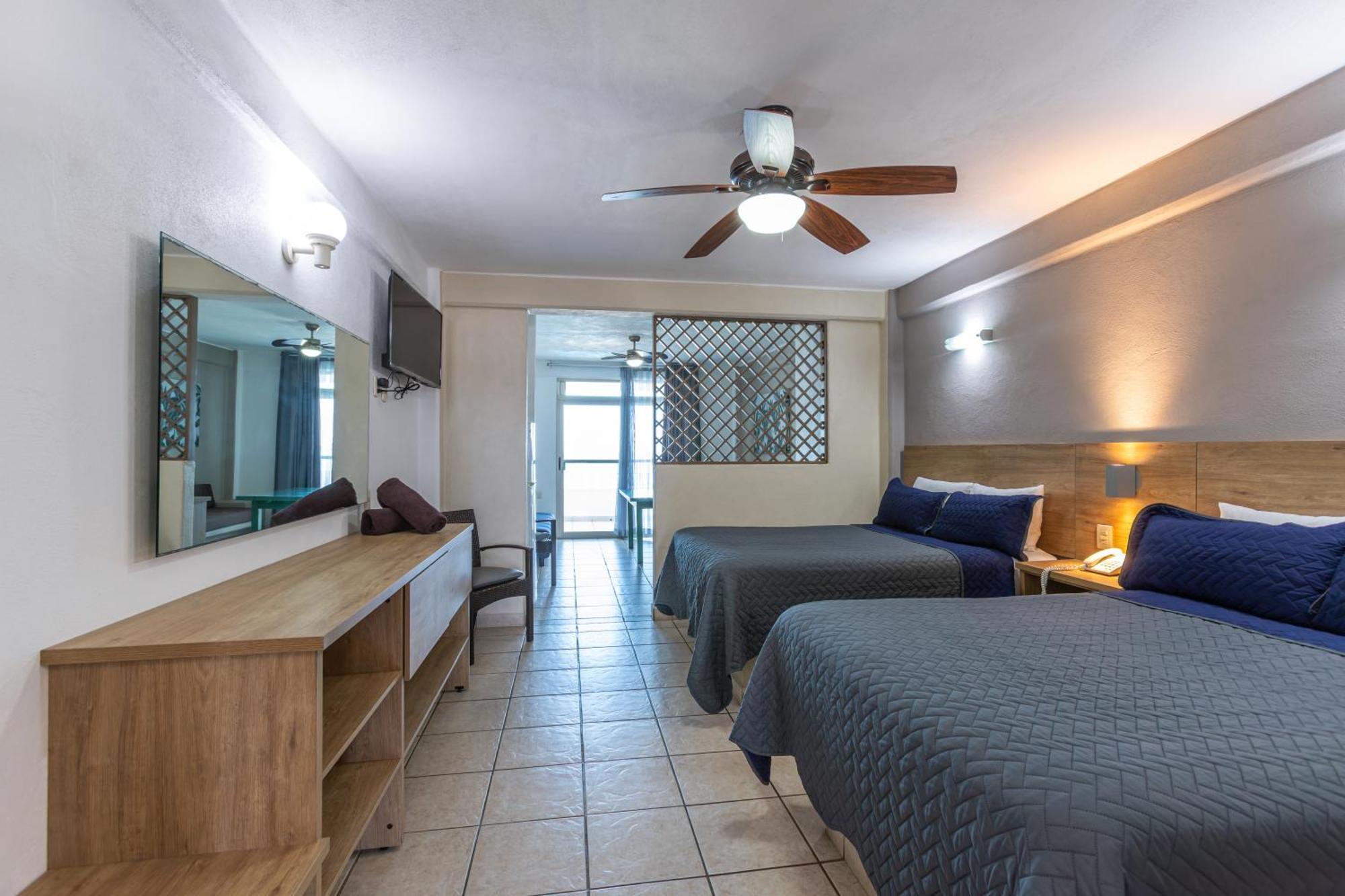Torreblanca Beach Hotel And Suites Guayabitos - Desayuno Y Comida Incluido 瓜亚比托斯 外观 照片