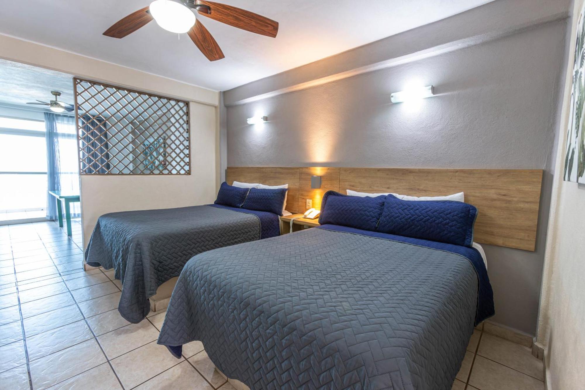 Torreblanca Beach Hotel And Suites Guayabitos - Desayuno Y Comida Incluido 瓜亚比托斯 外观 照片