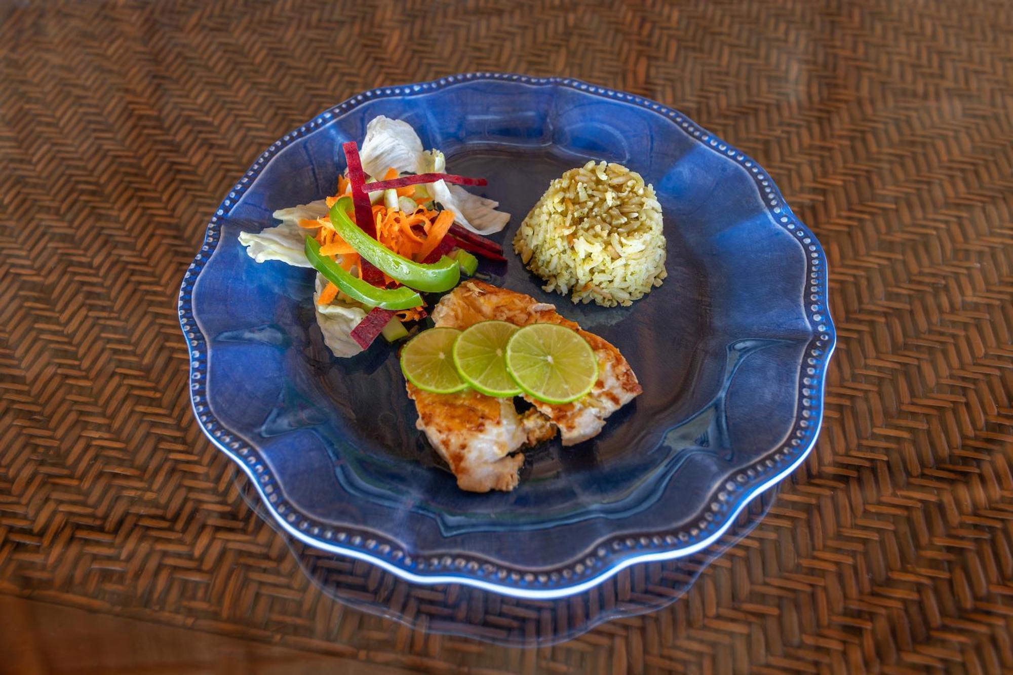 Torreblanca Beach Hotel And Suites Guayabitos - Desayuno Y Comida Incluido 瓜亚比托斯 外观 照片
