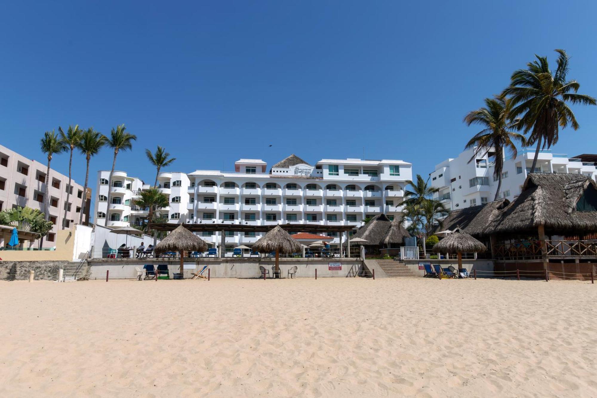Torreblanca Beach Hotel And Suites Guayabitos - Desayuno Y Comida Incluido 瓜亚比托斯 外观 照片