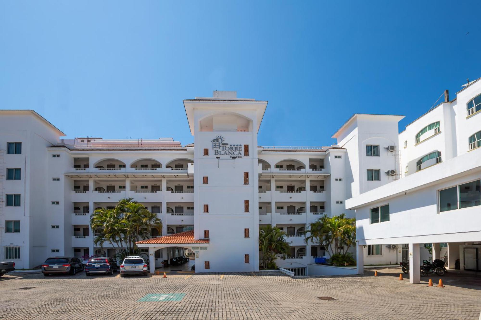 Torreblanca Beach Hotel And Suites Guayabitos - Desayuno Y Comida Incluido 瓜亚比托斯 外观 照片